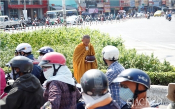 Để nhận biết hiện tượng giả sư khất thực phi pháp